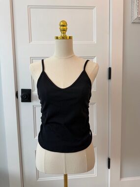 Vuori Black Ribbed V-Neck Cropped Low Back Tank Top